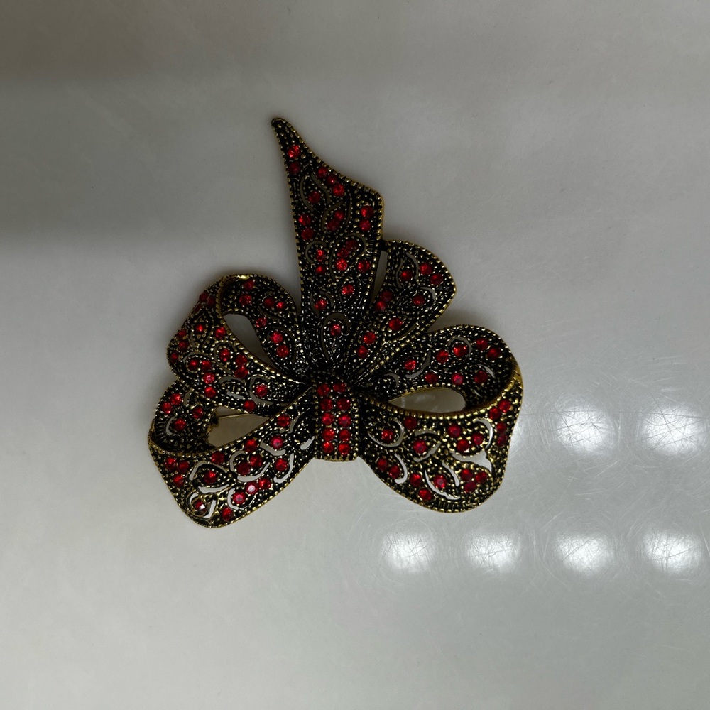 Ruby, Rhinestone Beautiful Bow Brooch. Large Size… - image 5